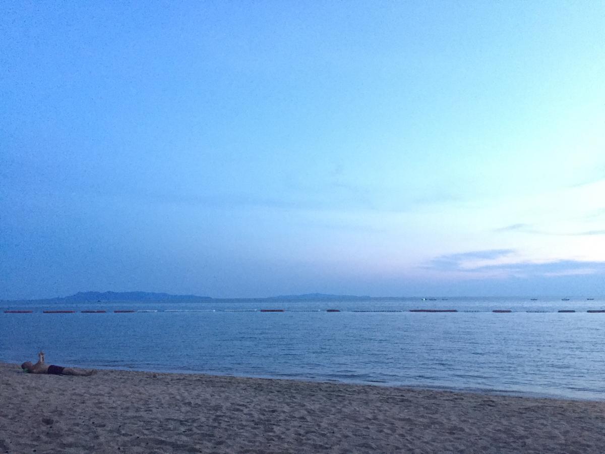 Golden Jomtien Beach Hotel Luaran gambar